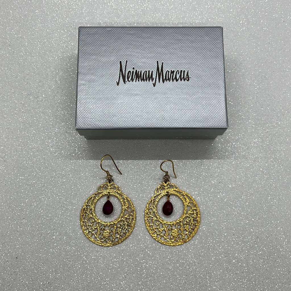 Neman Marcus Zara Filigree Ruby Earrings 145$